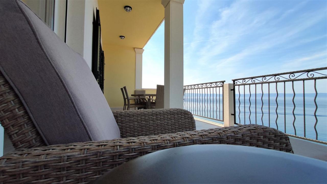 Aria Apartment Sumartin Exterior photo