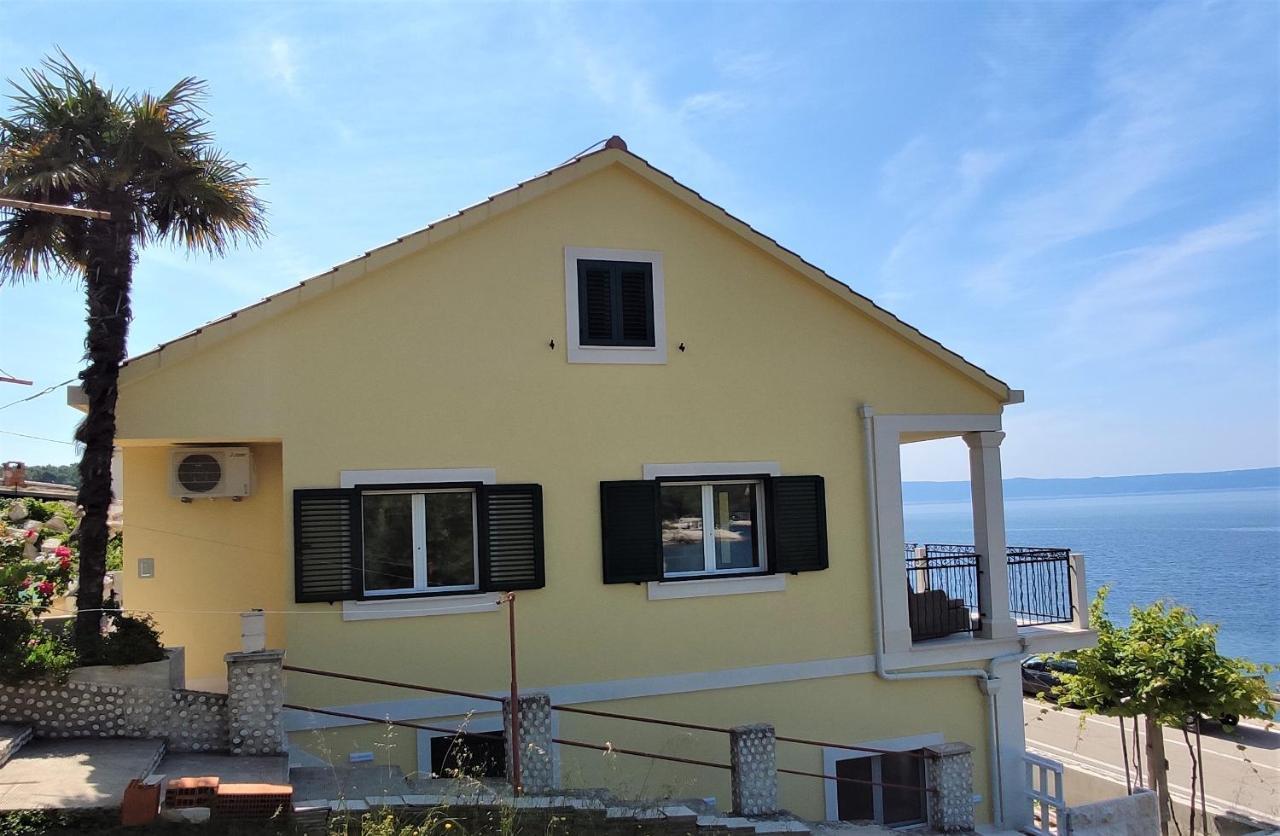 Aria Apartment Sumartin Exterior photo