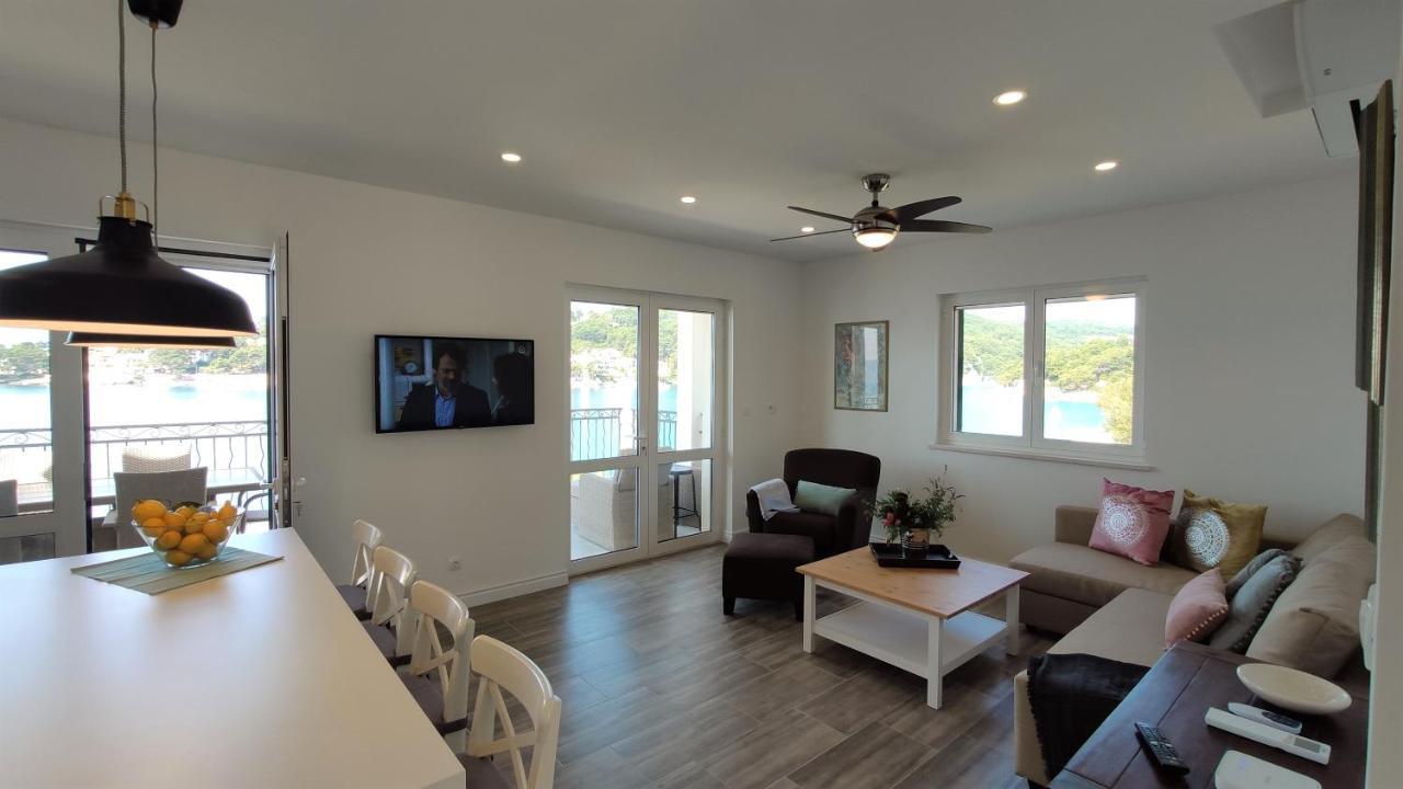 Aria Apartment Sumartin Exterior photo